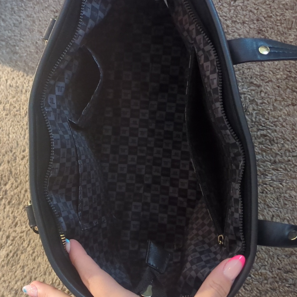 Purse - Picture 3 of 4